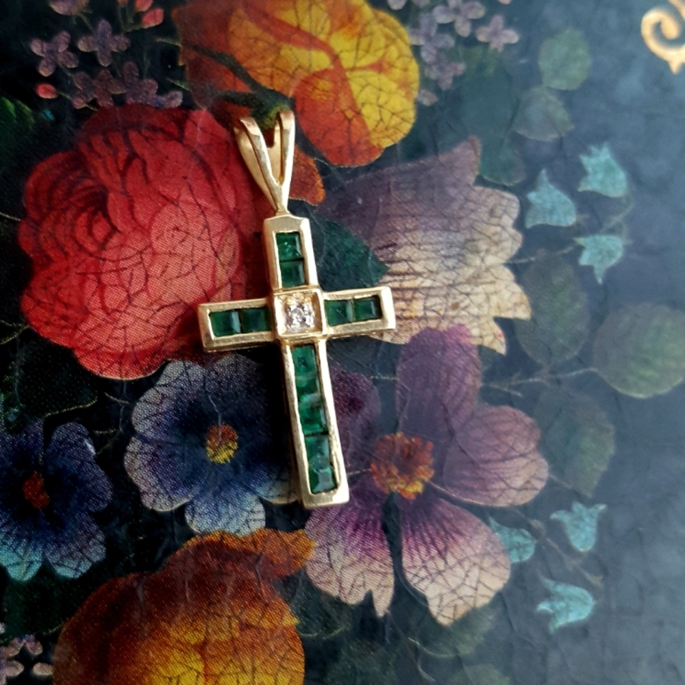 🌙14k Gold Emerald Diamond Vintage Cross Pendant Stamped